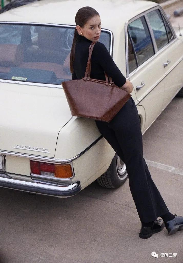 韩剧小女孩看上一款包,韩国小姐姐都背什么包包