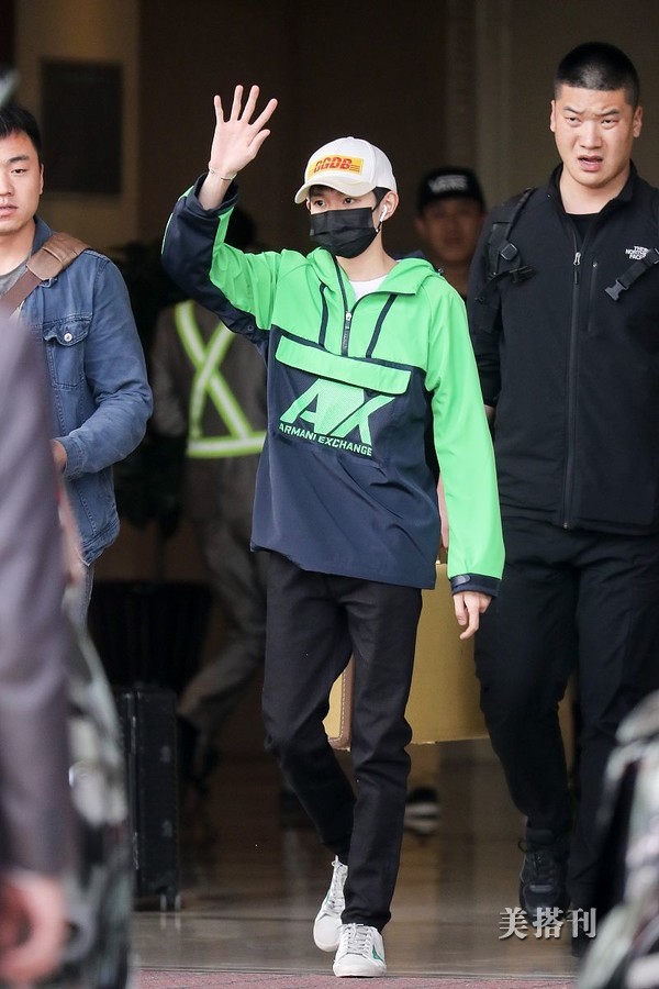 王源锡纸烫帅出新高度,渣男锡纸烫橙棕色