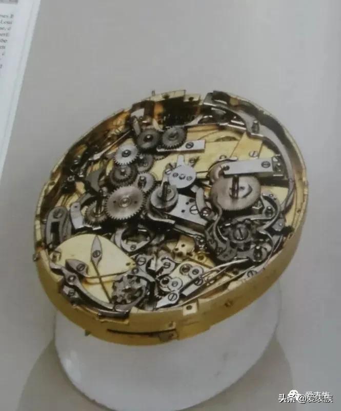 轻奢的钟表品牌,时尚轻奢现代钟表品牌