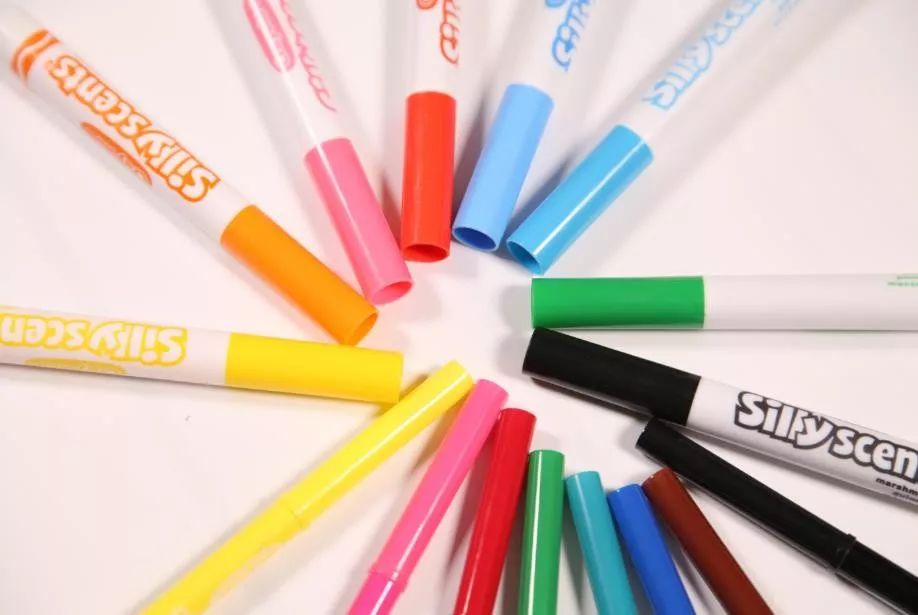 9岁孩子应不应该报美术班,9岁前不要让孩子学舞蹈