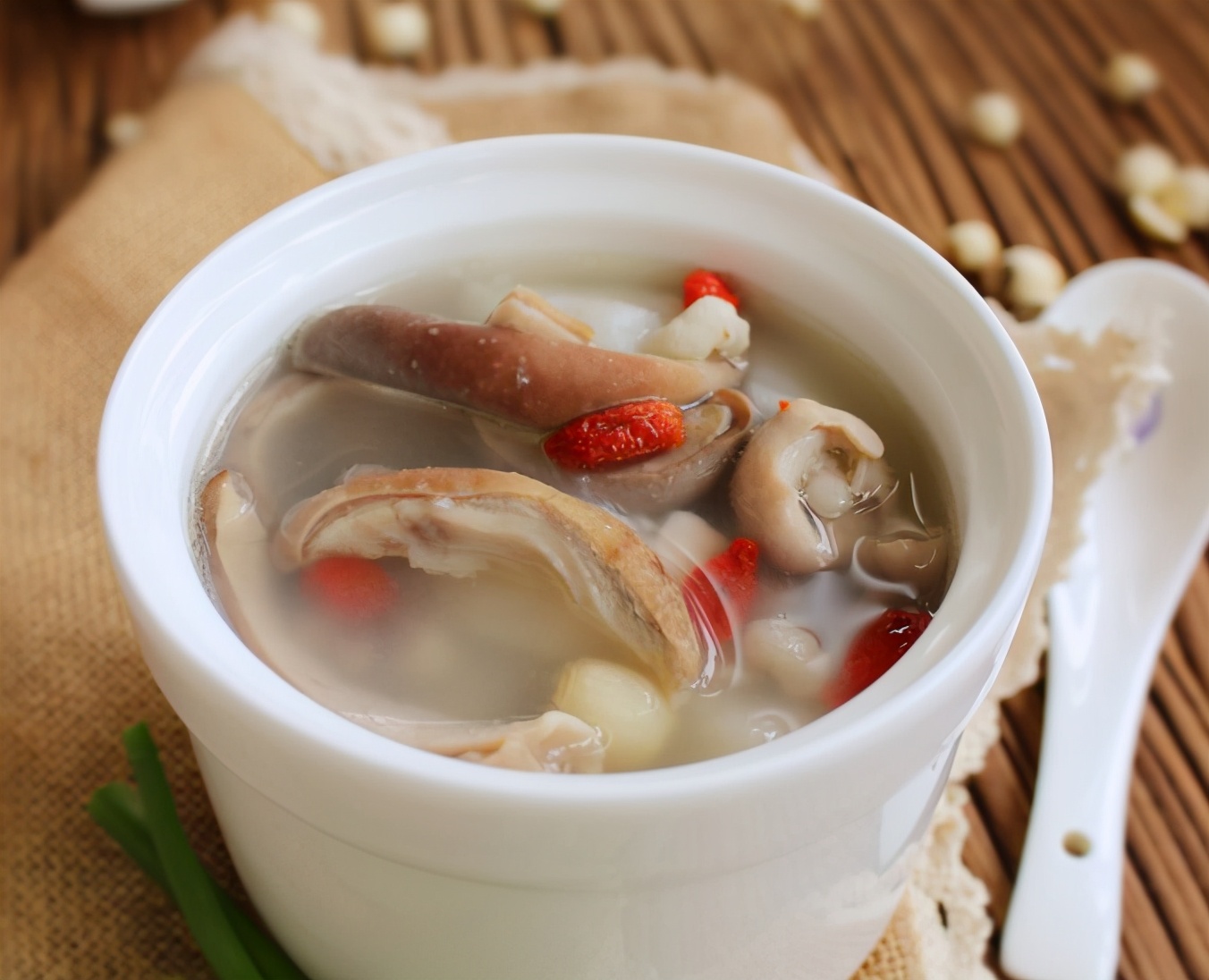 炖猪肚要不要放醋,怎样炖猪肚好吃又嫩又烂