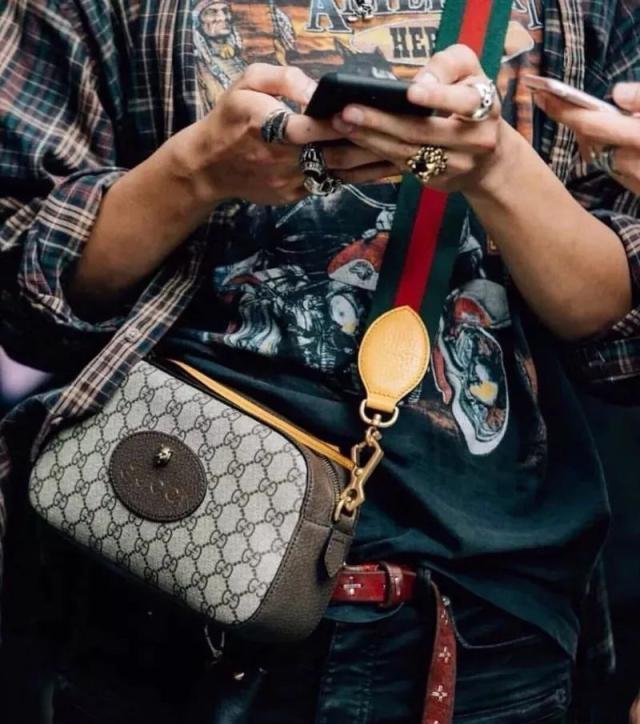 gucci虎头包不到3000元是正品吗,gucci虎头相机包鉴定