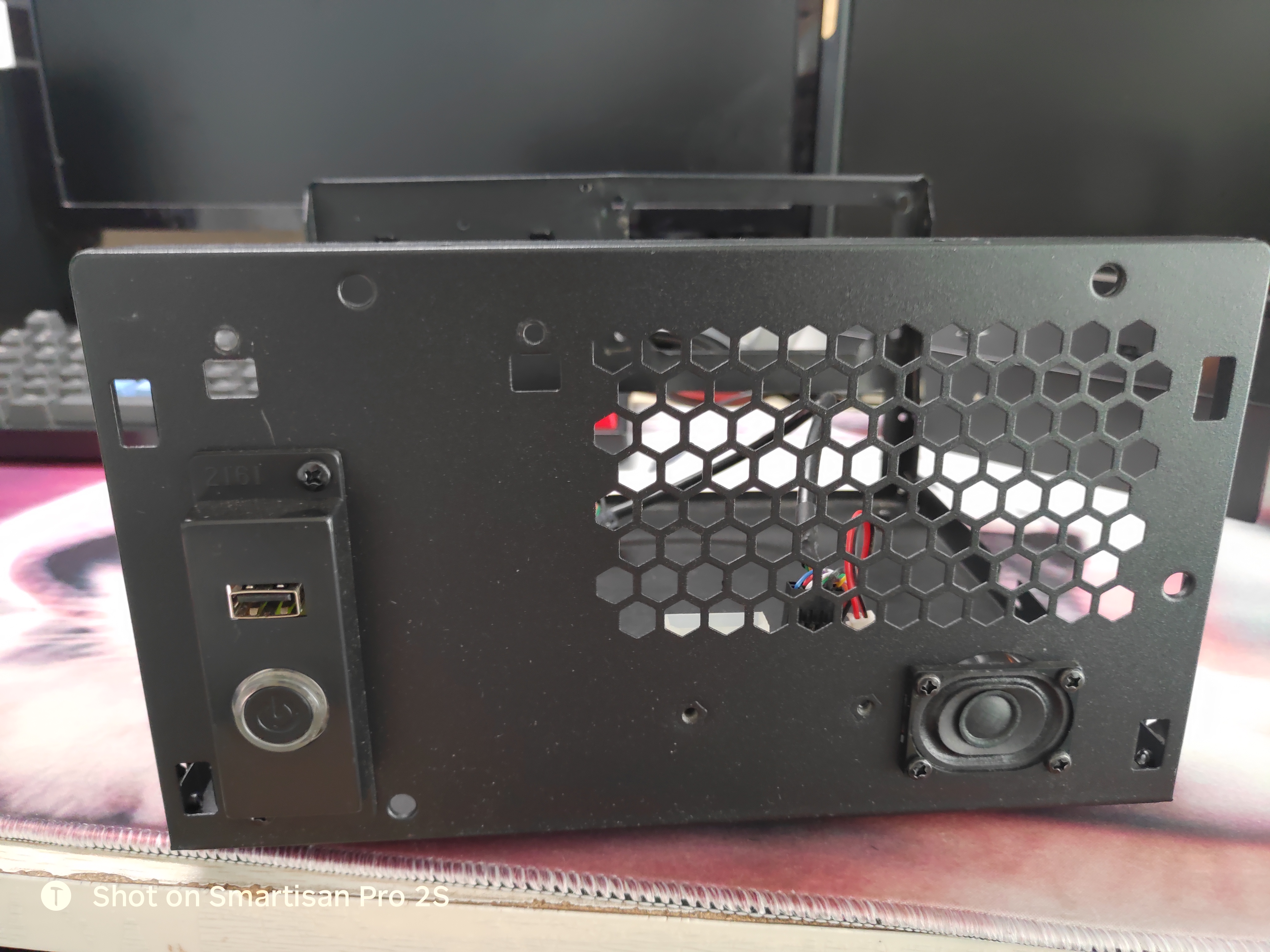 日常捡垃圾：60块包邮sinoc小机箱送电源和音响，真香？