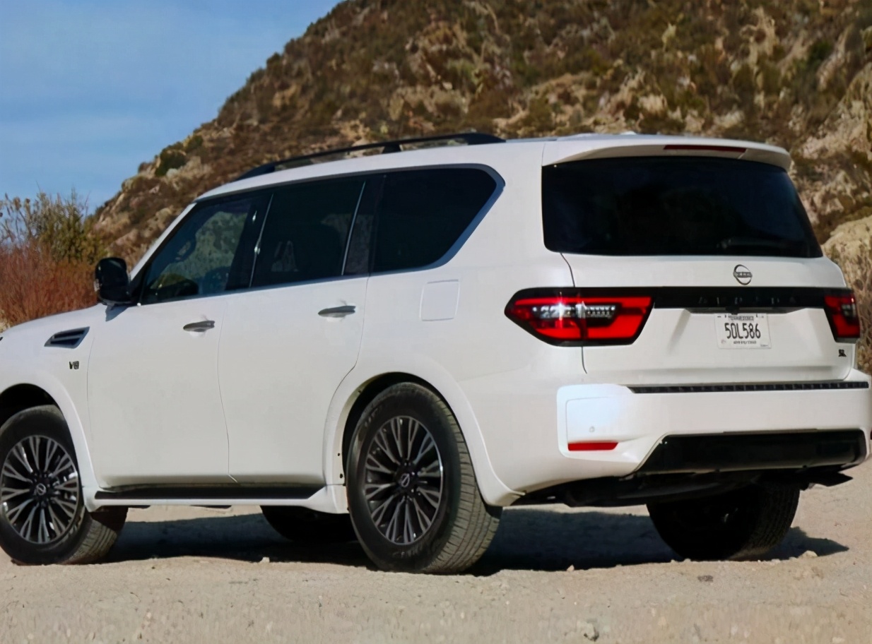 2022款日产途乐全部配置讲解,威武大气的造型新款日产途乐实车