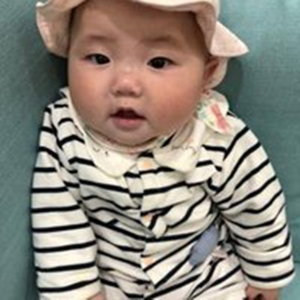 长颈鹿宝宝婴儿,天鹅脖婴儿