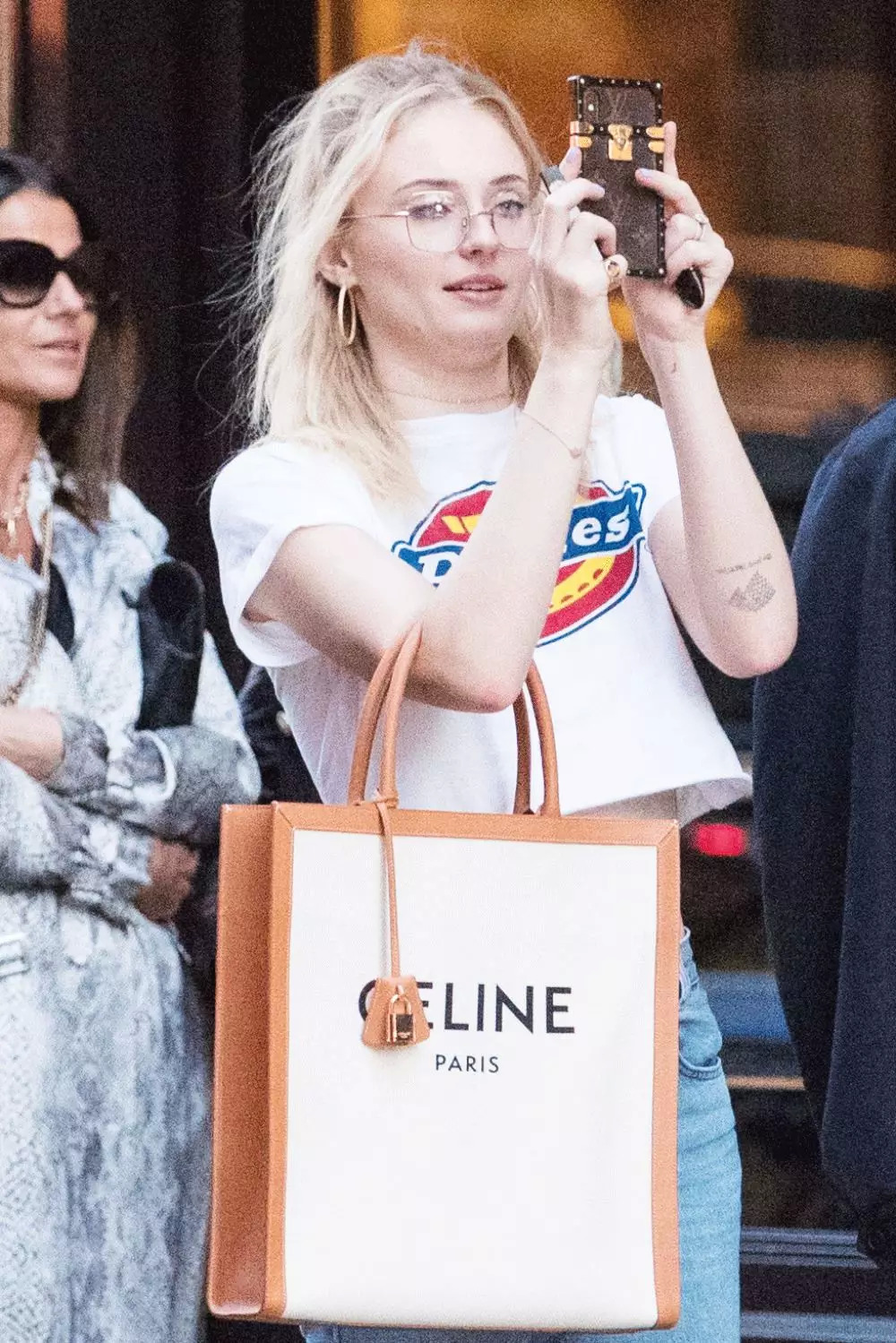 今年最流行最实用最能装的包包……竟然是购物袋？