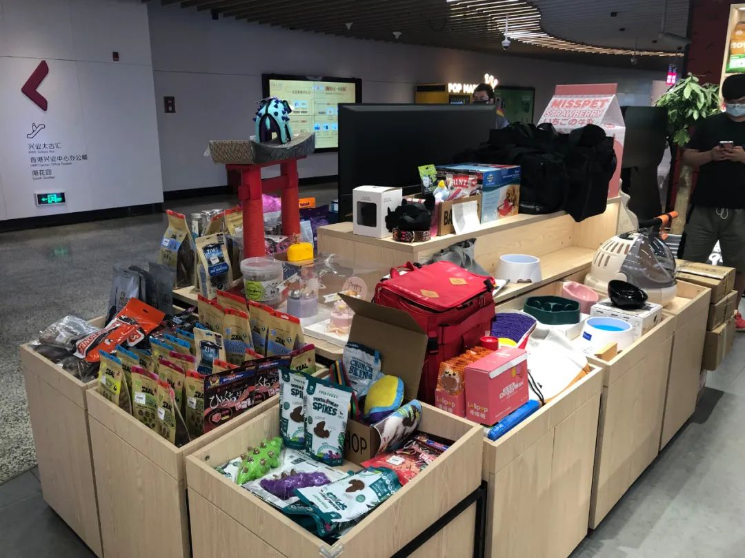 靠十平米小店铺月挣10万,10平米店做什么可以月入过万