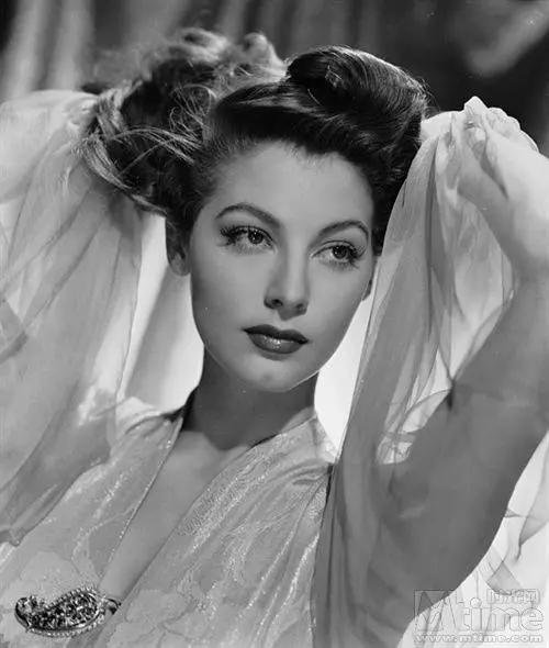 好莱坞50位最伟大明星，费雯丽赫本梦露泰勒褒曼嘉宝谁最美？