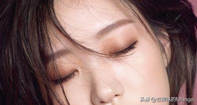 周冬雨单眼皮小眼睛怎么画眼妆,周冬雨金高银单眼皮妆