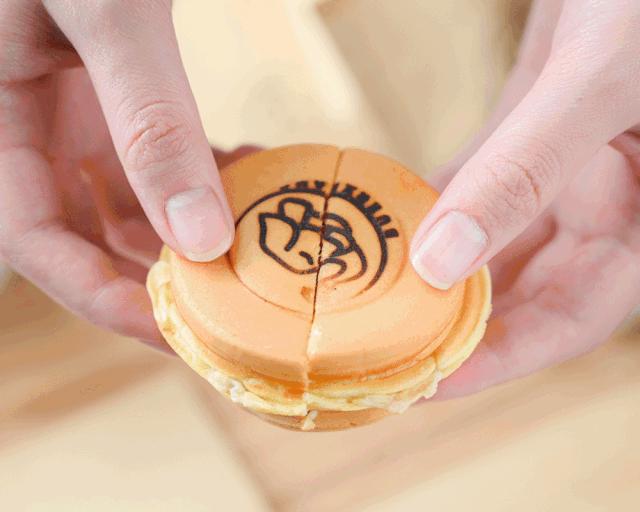 火了50年!台湾来の车轮饼,自带“拉丝”特效