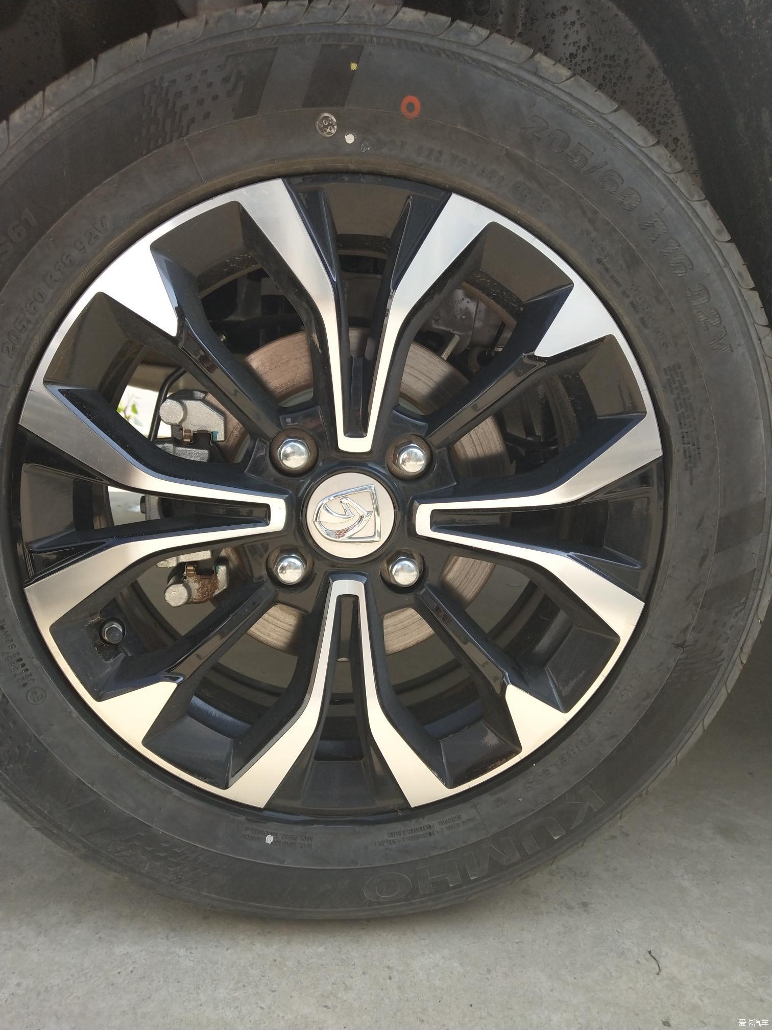 90后小伙喜提保时捷车,小伙喜提510