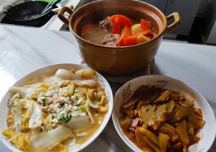 推荐4道清淡爽口月子餐,如何在家做出美味健康的月子餐