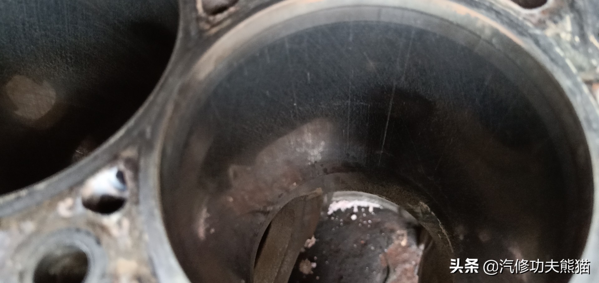 大众夏朗烧机油用什么燃油宝,2012款夏朗2.0t烧机油怎么处理