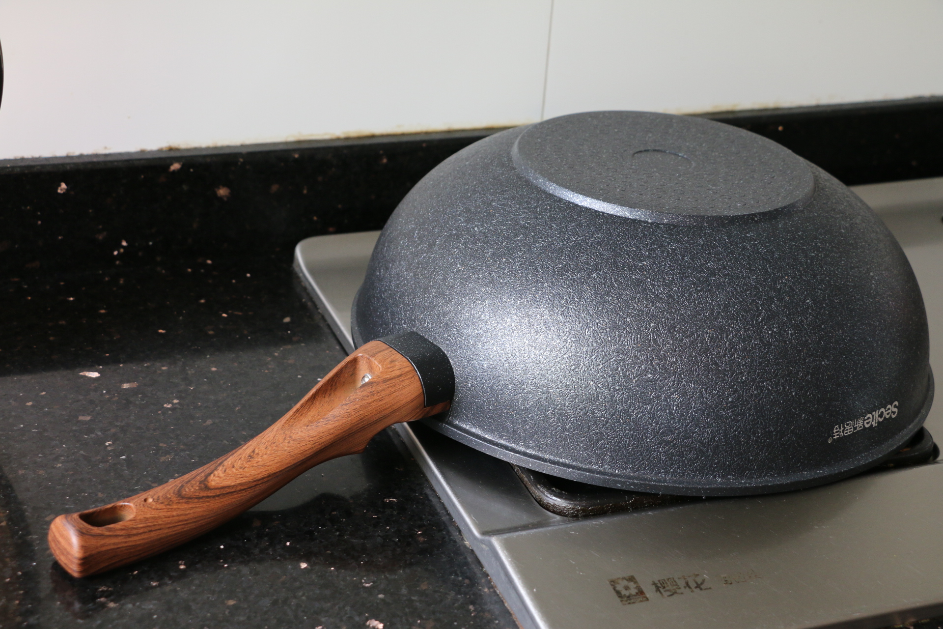 炒菜是铁锅好还是不锈钢的好吃,炒菜是铁锅好还是铝锅好