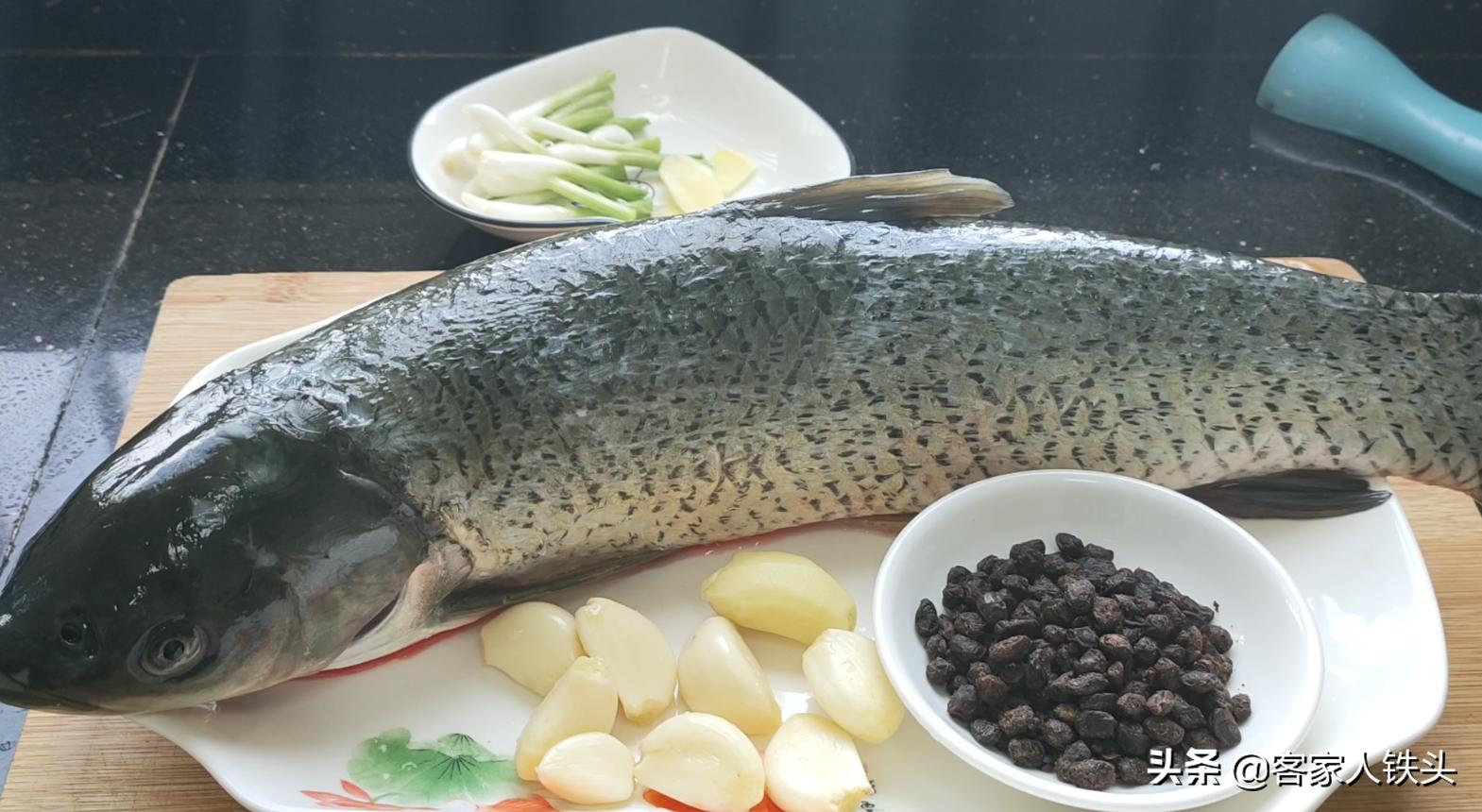 客家炖草鱼的正确方法,客家红烧草鱼的家常做法最简单的