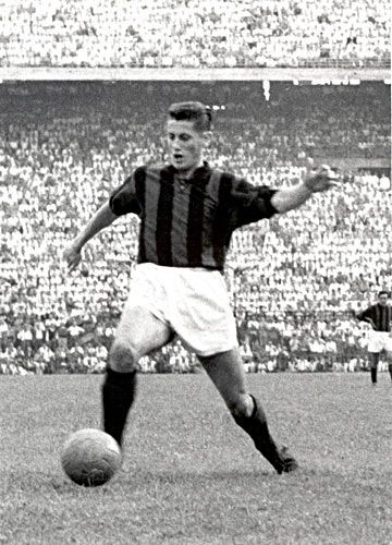 足球转会解释,足球转会新闻模板