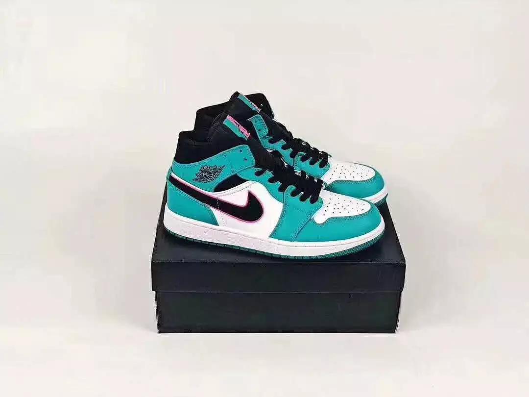 暗访阿迪耐克真的假的,暗访阿迪耐克的视频