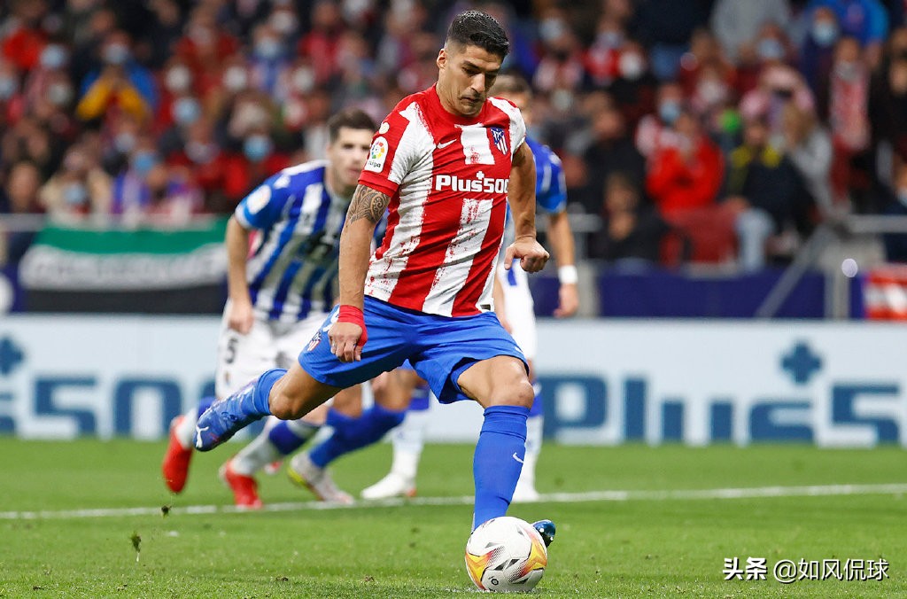 0-6！法国巨星遭完爆，苏亚雷斯踢疯了，创2*纪大**录，冲队史12冠