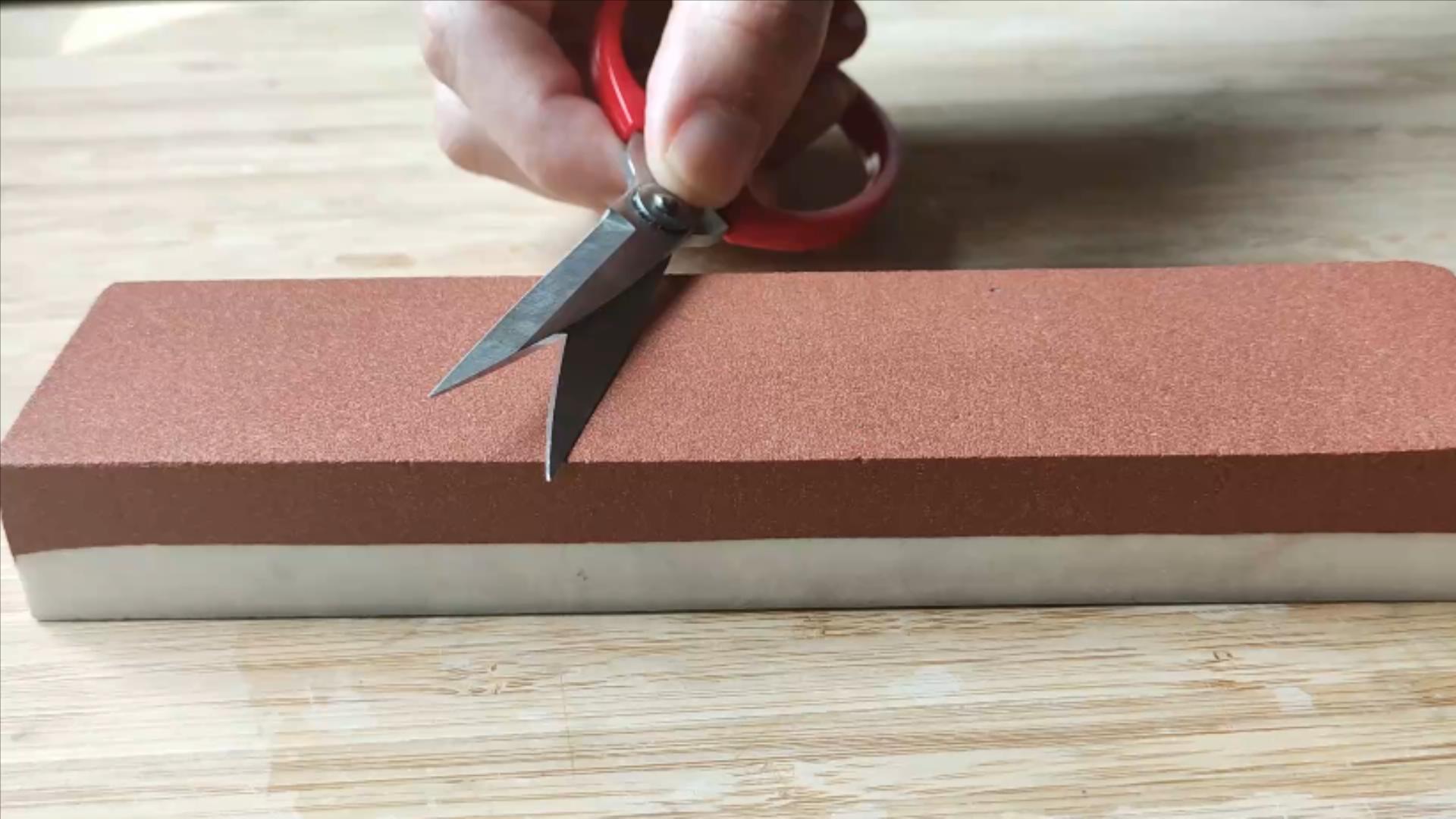 剪刀怎么剪不会钝,不管剪刀有多钝学会这一招