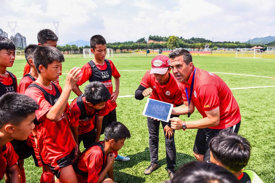 恒大足校郴州青训基地,恒大足校资金