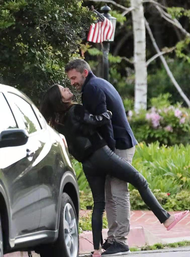 帮女郎安娜近照,邦女郎安娜走秀造型