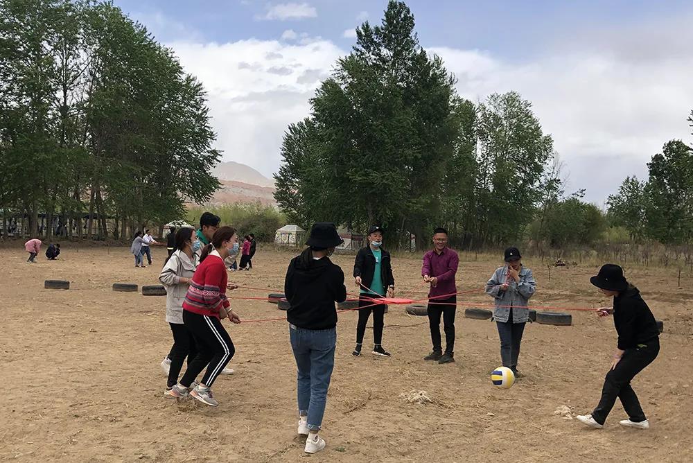 世腾控股记青海战区千姿湖之旅