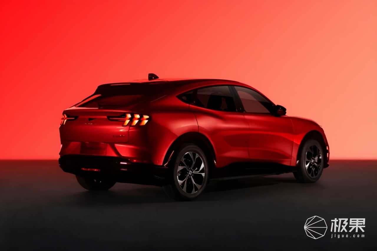 福特野马mach-e长续航降价,野马纯电mach-e售价