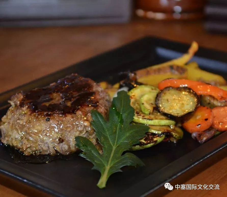 贝尔格莱德老街区饮食,在贝尔格莱德吃北京烤鸭