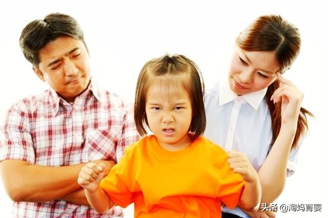 孩子爱发脾气乱扔东西怎么办,孩子乱扔东西不捡起来怎么教育