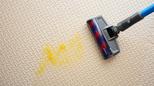 家用吸尘器推荐轻松清洁家居,正确使用吸尘器进行室内清洁步骤