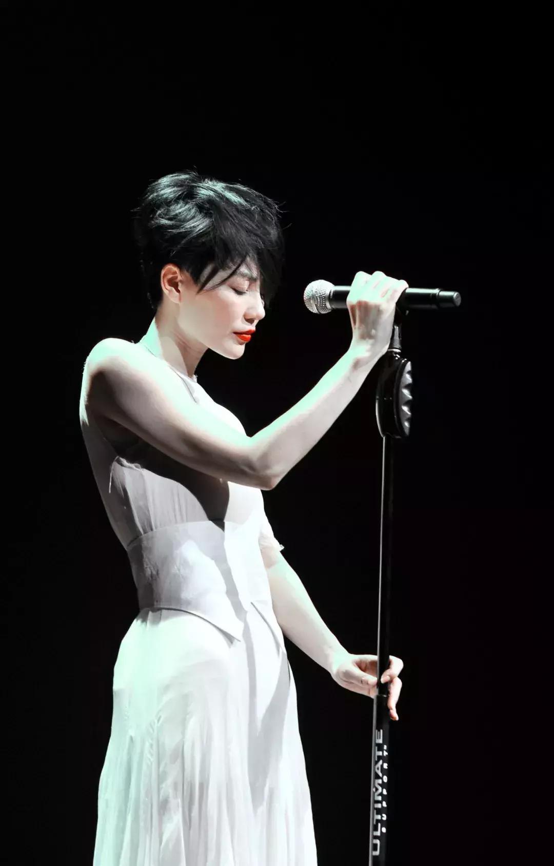 从2000年到2023年的歌最火的,1999年到现在经典歌曲