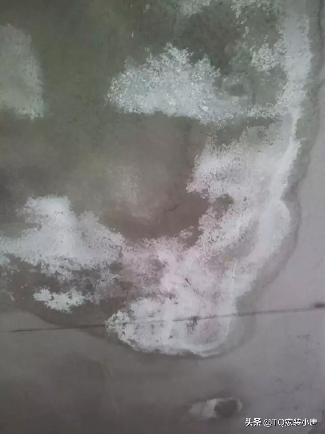 楼房墙面返碱是什么原因,墙面受潮返碱的处理方法