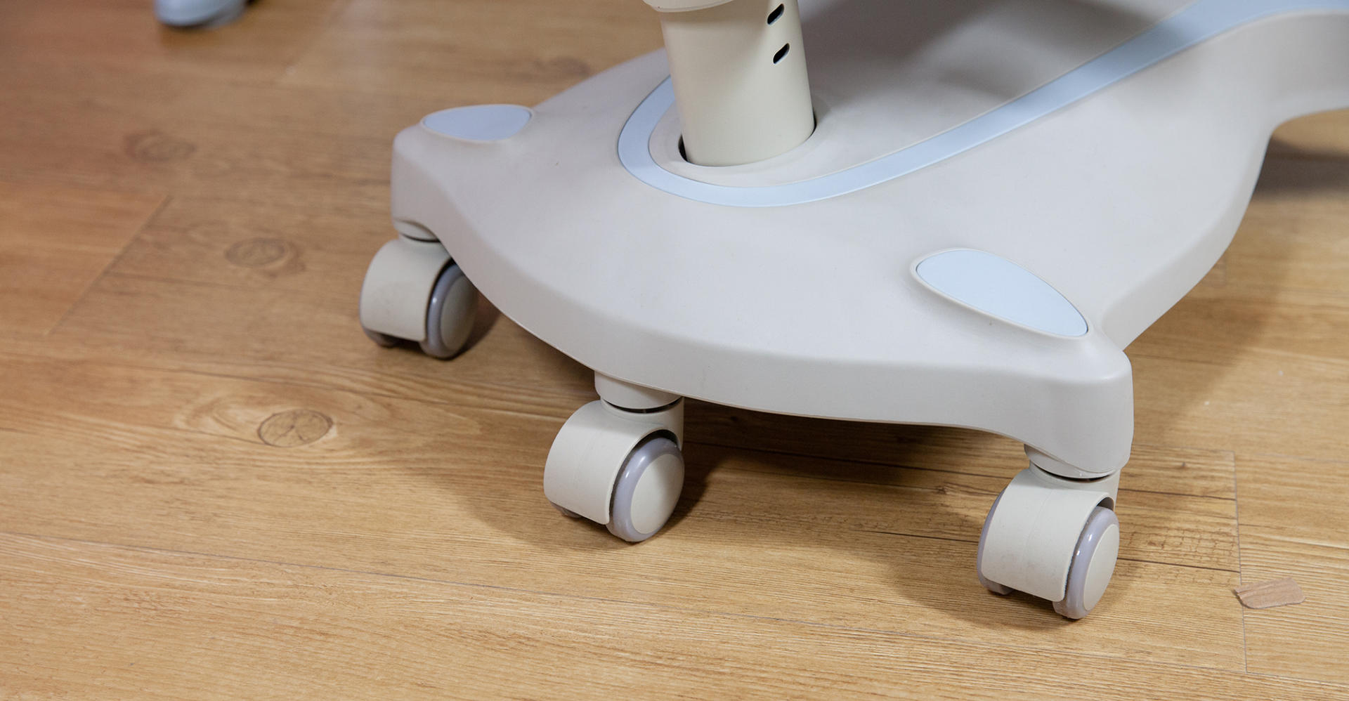 科贝森儿童学习桌和爱果乐,怎么买便宜又好用的儿童学习桌