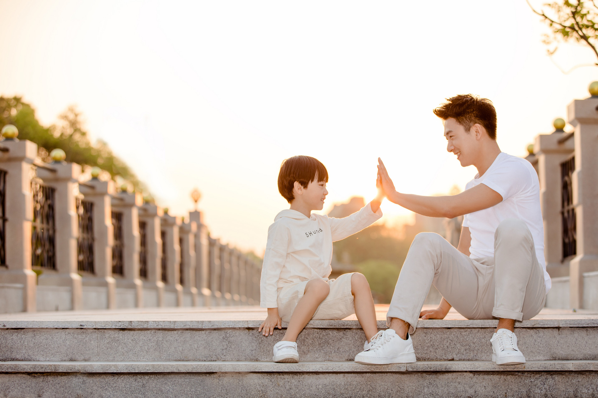 重组婚姻家庭怎么对待女方孩子,婚姻重组四个孩子