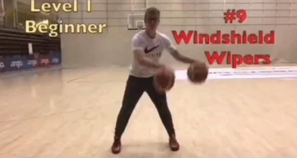 运球与个人突破教学重点,单手行进间运球教学设计