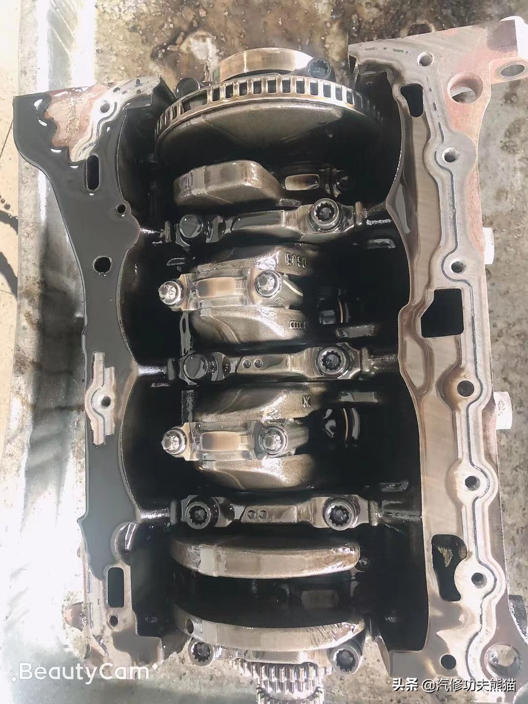 2013款奥迪a4l烧机油怎么解决,奥迪a4l突然全车无电是什么原因