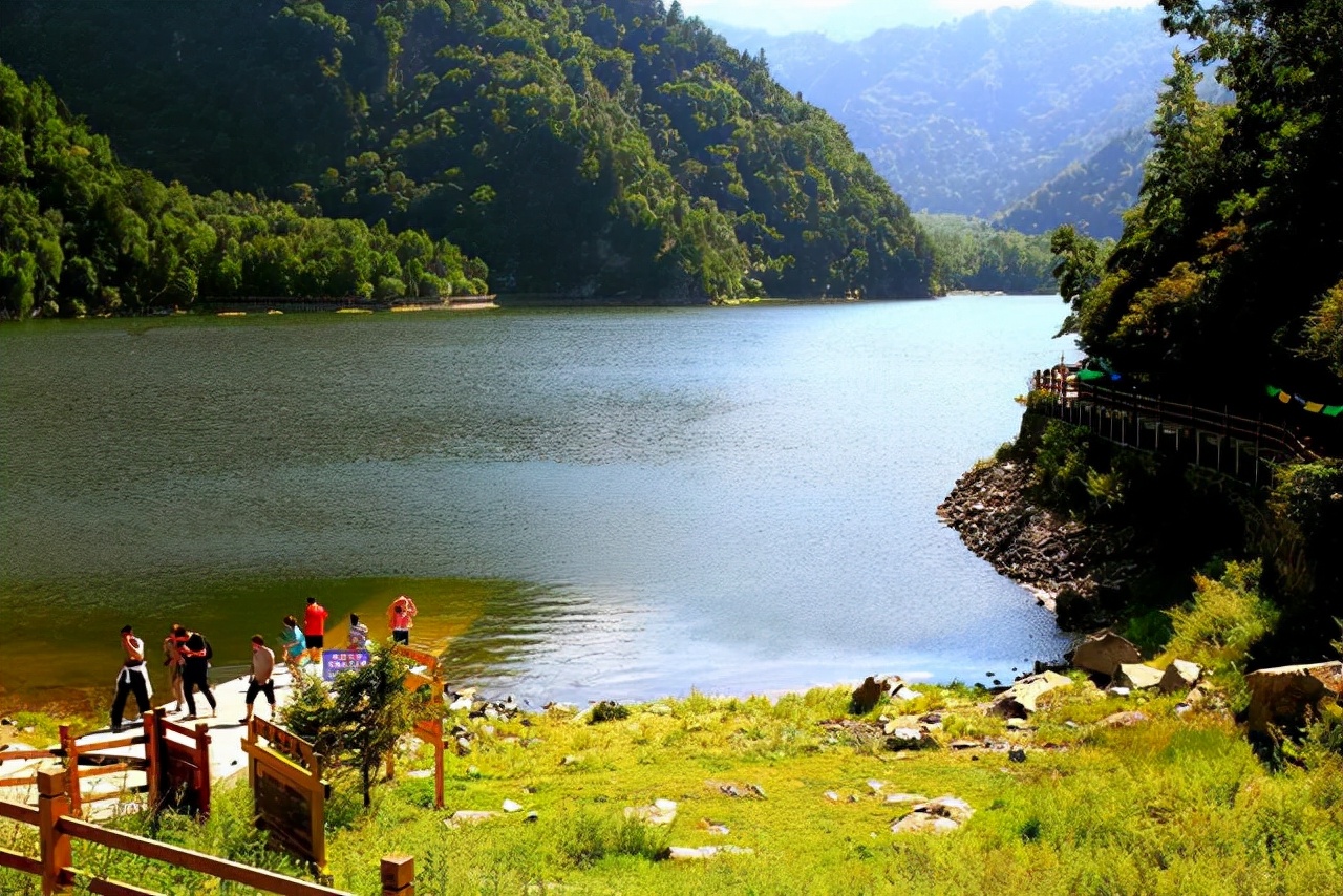 青海海东和格尔木哪个好,格尔木为什么属于海西