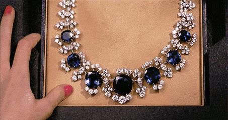 整天研究无聊的穿搭,一天到晚研究穿搭