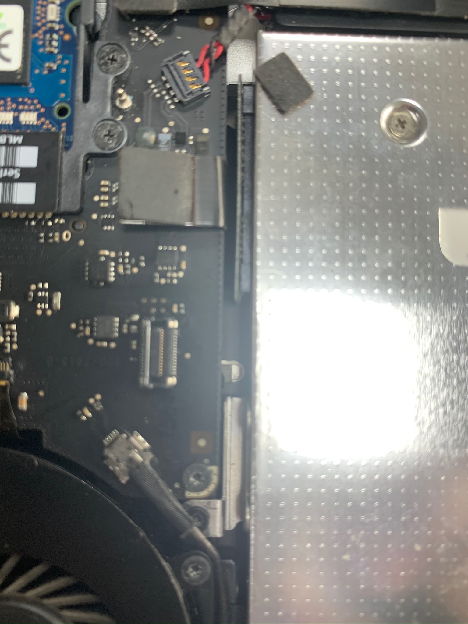 macbookpro喇叭破音使用工具,macbookpro喇叭破音胶水修复方法