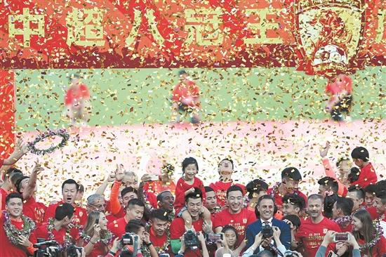 恒大八连冠后的场地,八冠王恒大当年有多强