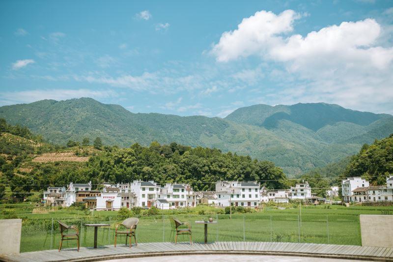 臻选人文度假品牌开山之作,惊艳问世,与月途看尽婺源千面之美