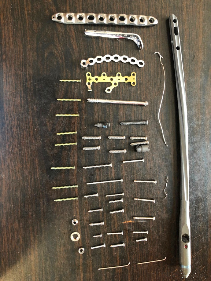 开眼了,能让女孩带着荧光棒听相声的只有他了,为啥这么火?