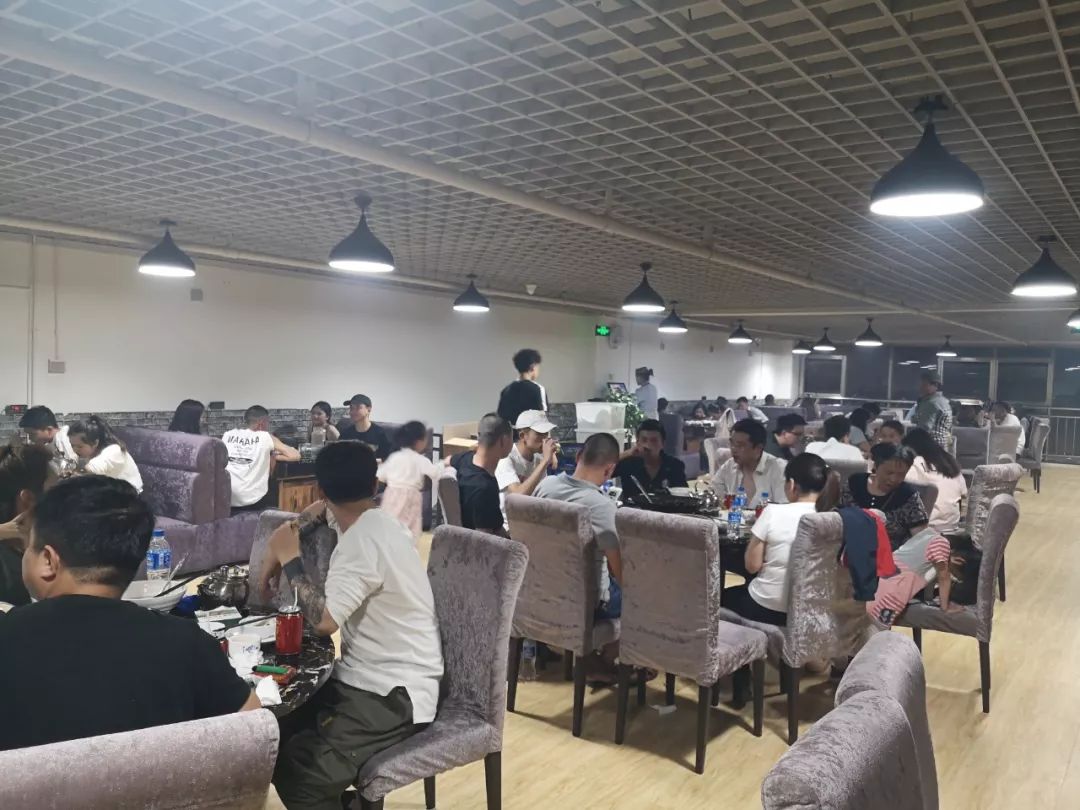 昆明每天卖的最好的美食,昆明每天卖几百桌的街边美食