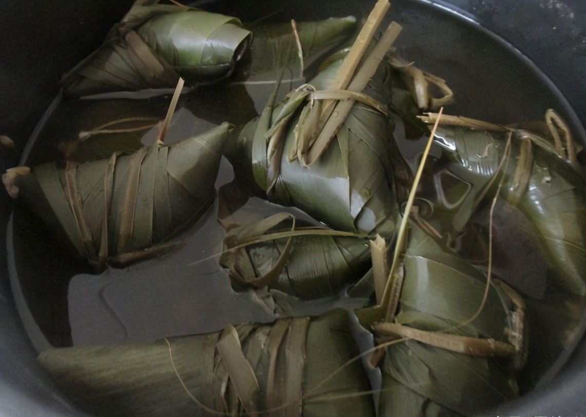 煮熟的粽子没有真空包装如何保存,粽子吃不完该如何保存方法和原理