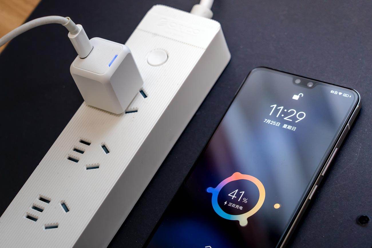 aohi20w氮化镓充电器,aohi30w幻彩快充头测评