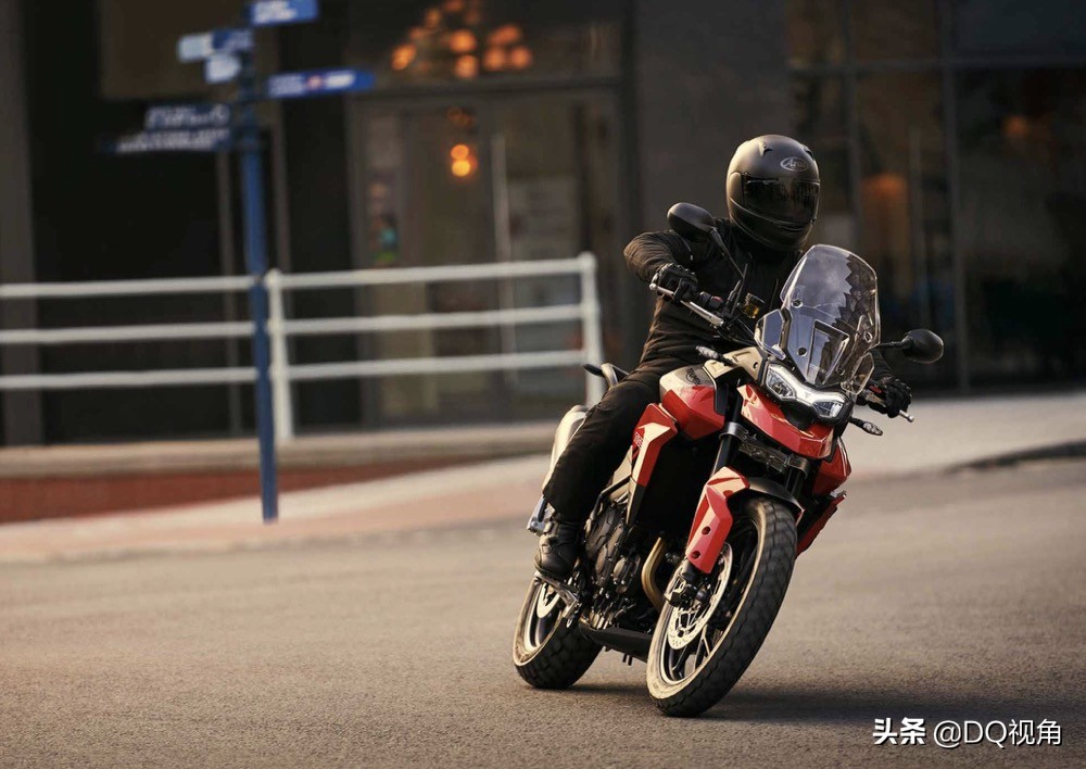 凯旋tiger850和宝马850哪个好,凯旋tiger800和850和900什么区别