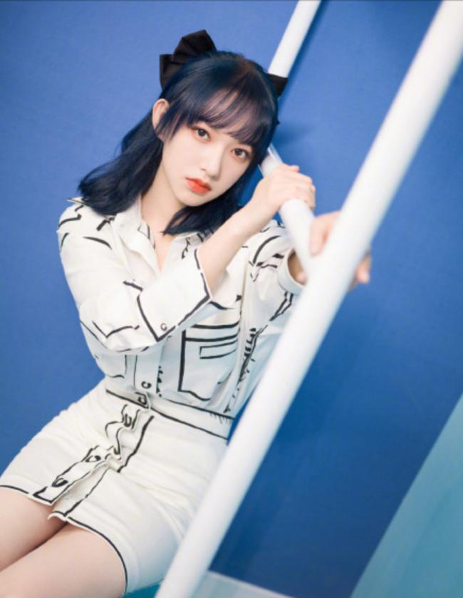 蝴蝶结发饰怎么戴两侧才好看,蝴蝶结发饰怎么戴在头上才好看