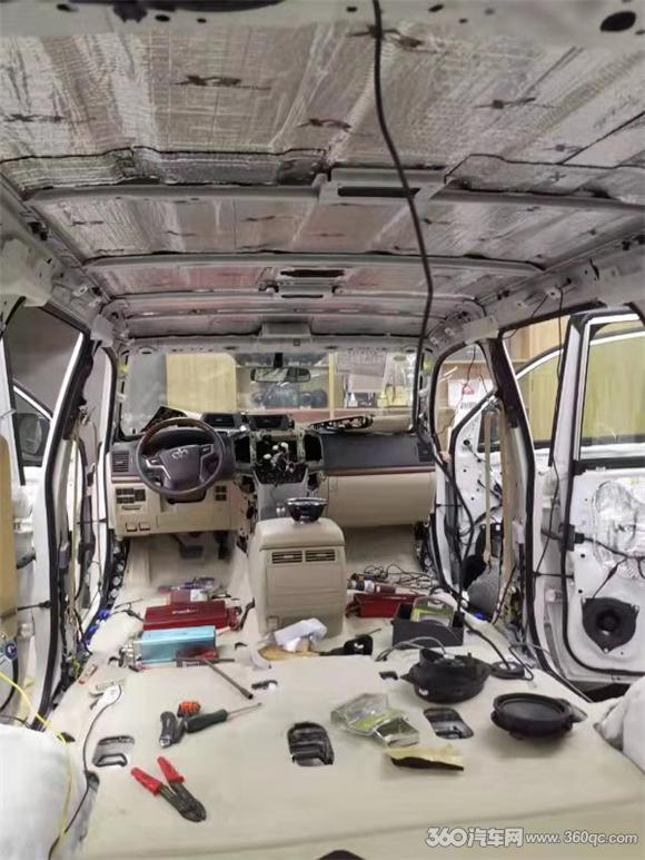 开什么样的酷路泽才叫享受？隔音升级加音响改装是必不可少的