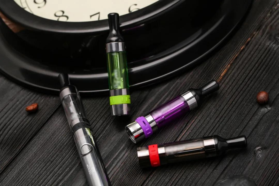 悄悄疯狂的*子烟电**：12小时开1家店，省级代理现场打款上百万