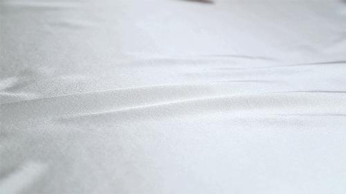 真丝,温润在女人身上的一丝情意